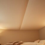 sufit napinany w sypialni